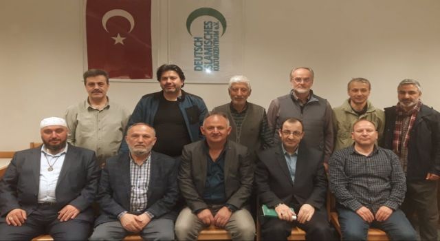 MÜNİH DİKZ CAMİİ'NDE RAMAZAN BEREKETİ YAŞANIYOR