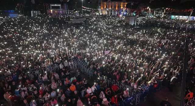 Uluslararası Manisa Mesir Macunu Festivali’nde Kenan Doğulu Coşkusu