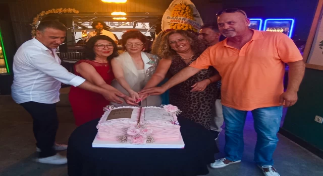 LA PERLA'DA DUYGU DOLU ANLAMLI BULUŞMA