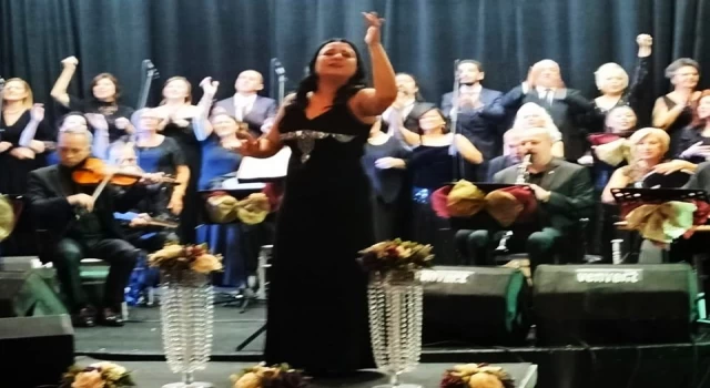 GÜL NAĞME KOROSUNUN GÜZEL SESLİ VE ZARİF HOCASI GÜL GÖZETLİK