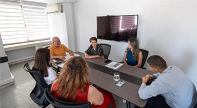 Otizmli gençler İZMAR’da iş başı yaptı