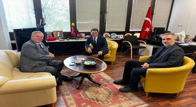 Prof. Dr. Tevfik Volkan Yüzer, Anadolu Üniversitesi Adına Temaslarda Bulunmak Üzere Münih’e Geldi