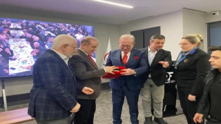 OF-HAYRAT KÜLTÜR VE YARDIMLAŞMA DERNEĞİ EV SAHİPLİĞİNDE ANLAMLI BİR KONFERANS: